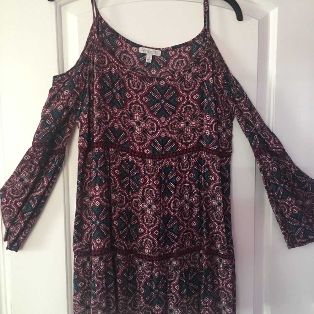 Long sleeve cut out arm shirt